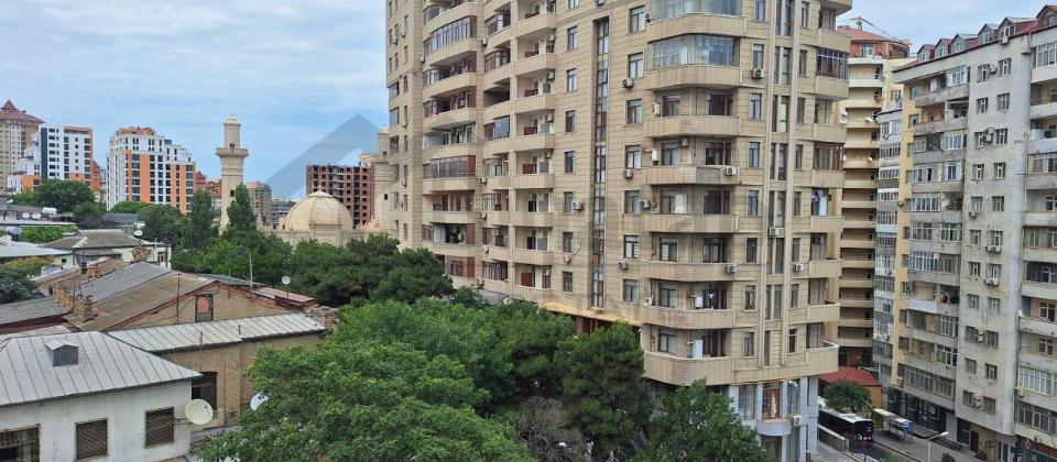 Satılır 3 otaqlı yeni tikili 80 m², 28 May m. - 15
