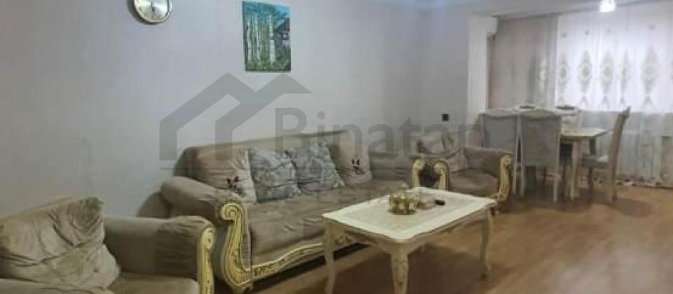 Satilir 3 otaqli menzil/70 kv.m., İnsaatcilar m/s ve Qelebe dairesine yaxindir