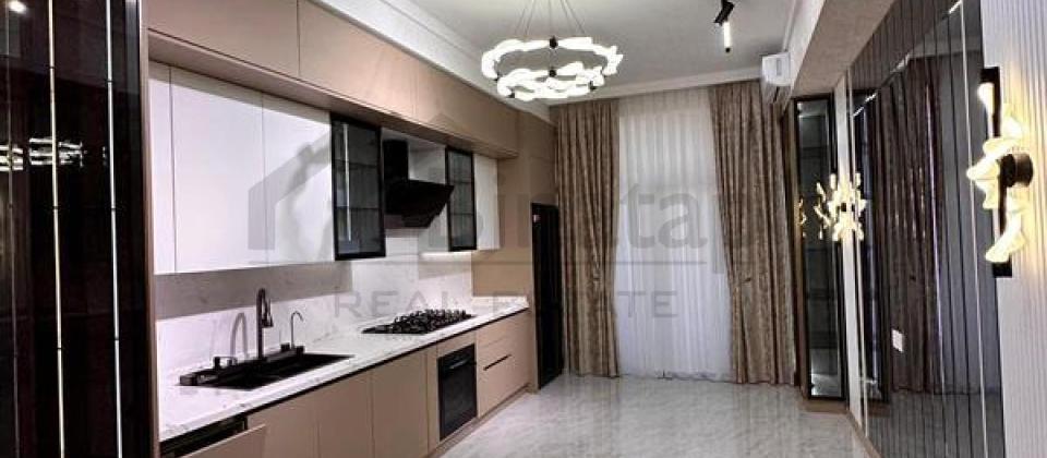 Satilir 4 otaqli menzil/195 kv.m., 28 May m/s yaninda yerlesir - 7