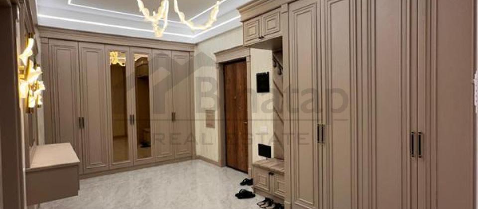 Satilir 4 otaqli menzil/195 kv.m., 28 May m/s yaninda yerlesir - 10