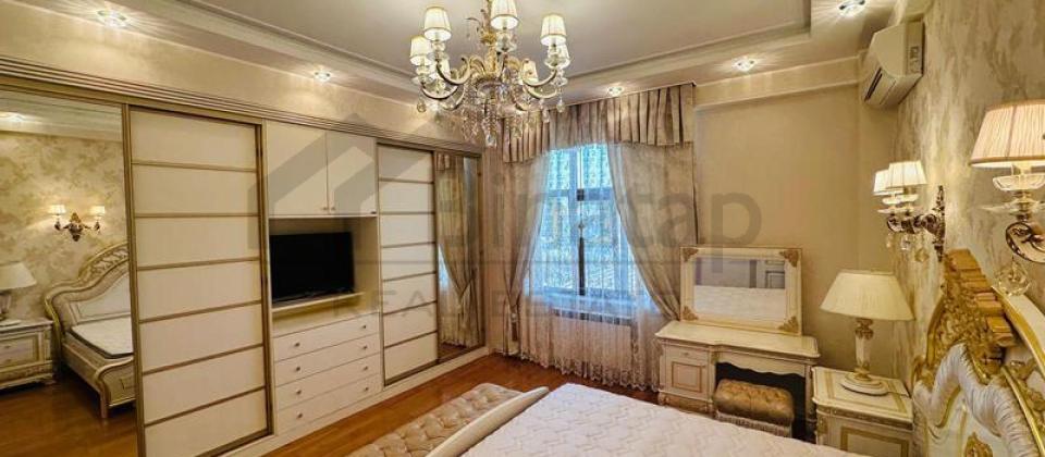 Satilir 6 otaqli menzil/233 kv.m., 28 Mall ve 28 May m/s yaninda yerlesir - 4