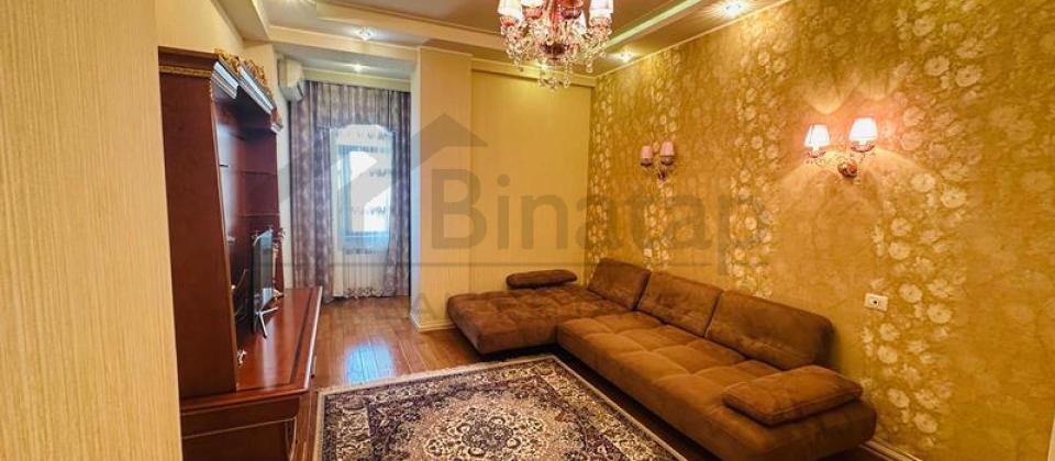 Satilir 6 otaqli menzil/233 kv.m., 28 Mall ve 28 May m/s yaninda yerlesir - 6