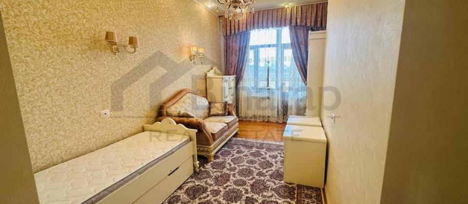 Satilir 6 otaqli menzil/233 kv.m., 28 Mall ve 28 May m/s yaninda yerlesir - 8