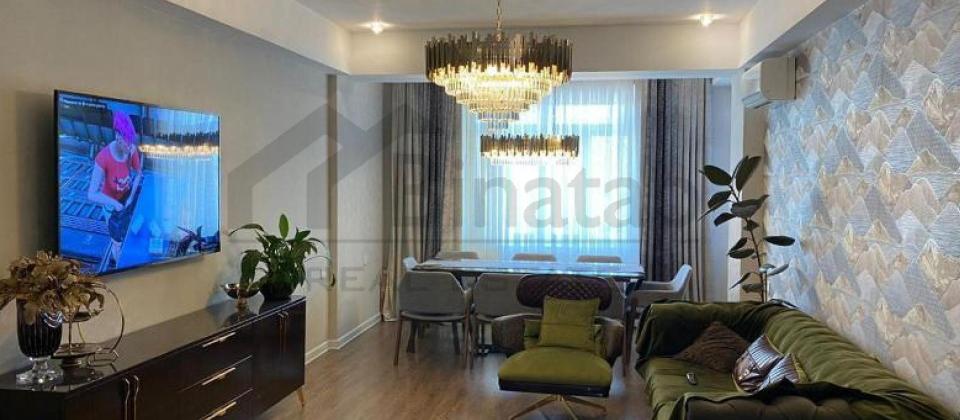 Satilir 3 otaqli menzil/123 kv.m., Yeni Yasamal, Bravo marketin yani, İnsaatcilar m/s yaxindir