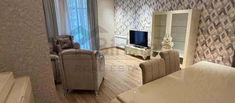 Satilir 4 otaqli menzil/180 kv.m., Grand Hayat Residence, Tbilisi prospekti
