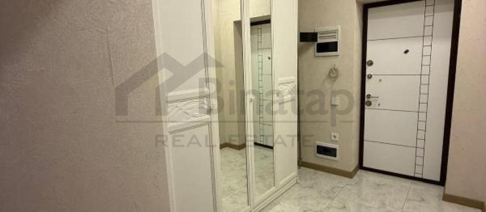 Satilir 4 otaqli menzil/180 kv.m., Grand Hayat Residence, Tbilisi prospekti - 11