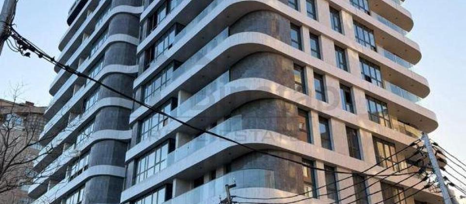 Satilir 2 otaqli menzil/67 kv.m., Turkiye sefirliyi ve Zabitler bagina yaxindir