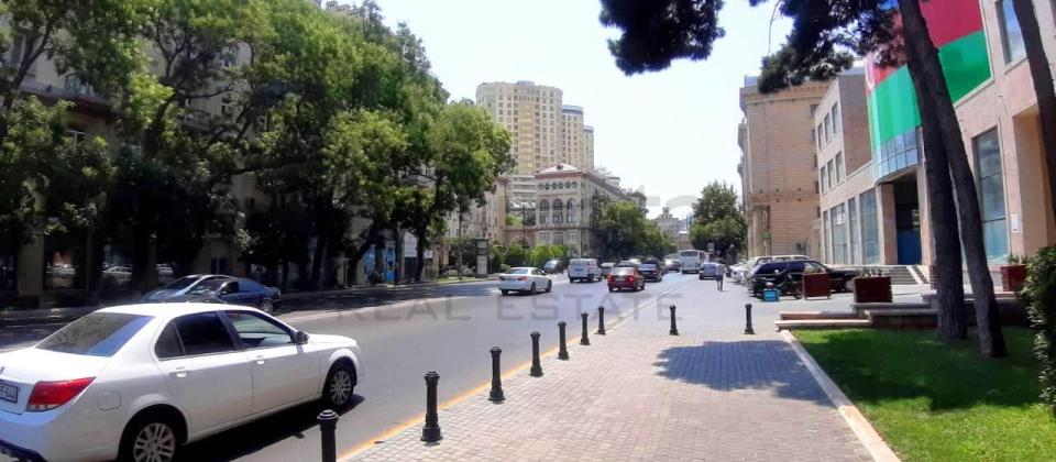 Satılır 2 otaqlı köhnə tikili 63 m², Nizami m. - 14