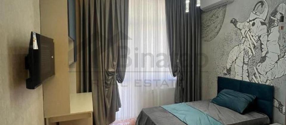 Satilir 4 otaqli menzil/145 kv.m., Yasil Ada usaq bagcasinin yani, 8 Noyabr m/s yaxindir - 6