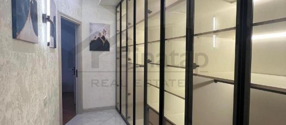 Satilir 4 otaqli menzil/145 kv.m., Yasil Ada usaq bagcasinin yani, 8 Noyabr m/s yaxindir - 8