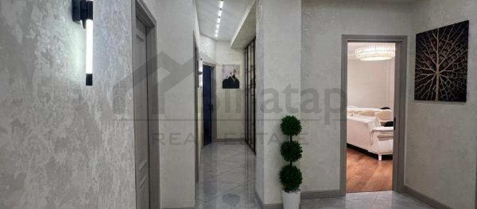 Satilir 4 otaqli menzil/145 kv.m., Yasil Ada usaq bagcasinin yani, 8 Noyabr m/s yaxindir - 11