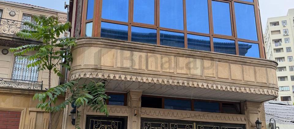 Villa 3 mərtəbə + mansard