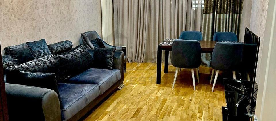 Satilir 3 otaqli menzil/122 kv.m., Zerife Eliyeva kucesi, Crescent Mall'un yaninda yerlesir