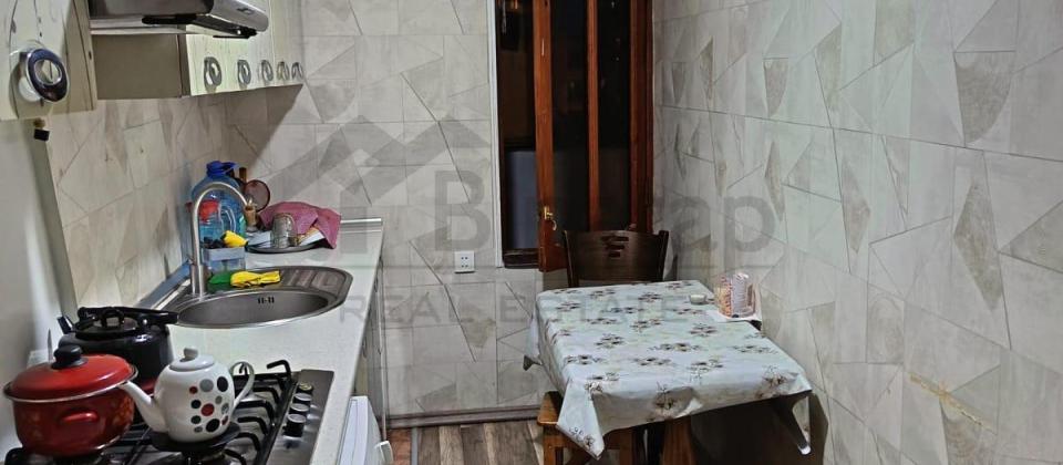 Satılır 3 otaqlı köhnə tikili 75 m², Memar Əcəmi m. - 9