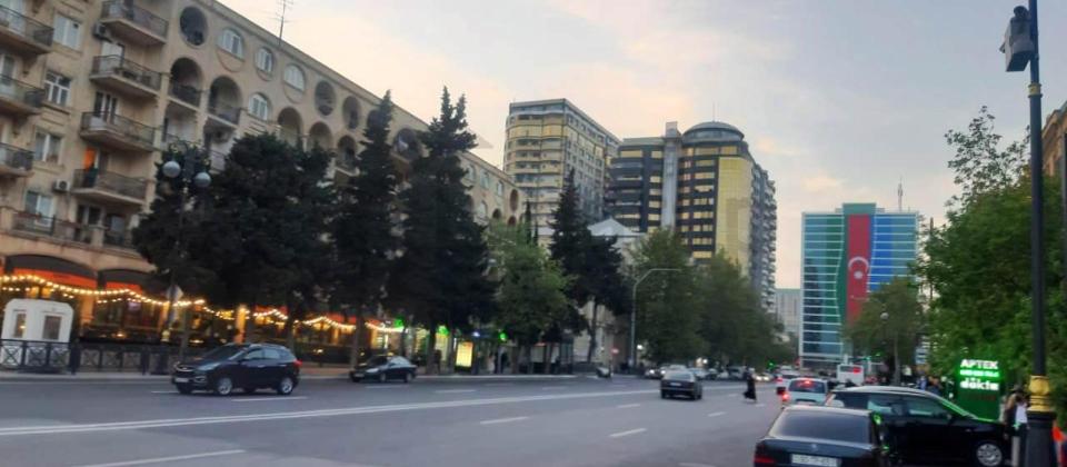 Satılır 4 otaqlı köhnə tikili 120 m², Nizami m. - 14