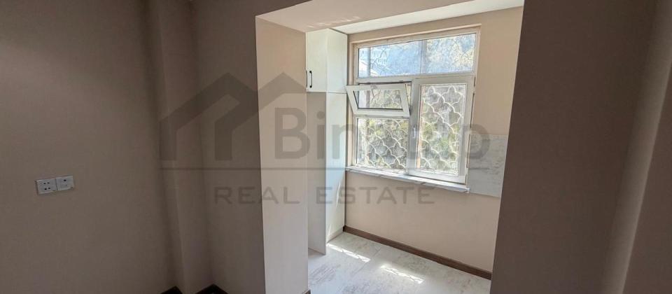 Satılır 2 otaqlı köhnə tikili 40 m², Azadlıq pr. - 8