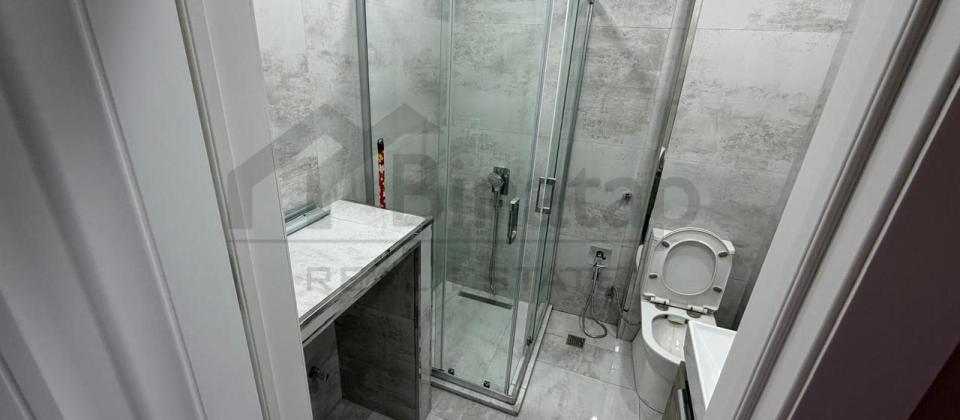 Satılır 2 otaqlı köhnə tikili 40 m², Azadlıq pr. - 11