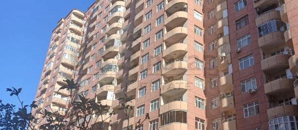 Satilir 4 otaqli menzil/197 kv.m., Dede Qorqud ve Zooparkin yaninda yerlesir
