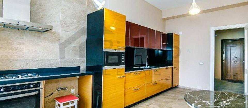 Satilir 3 otaqli menzil/153 kv.m., Semed Vurgun kucesi, Zabitler parkinin yaninda yerlesir - 9