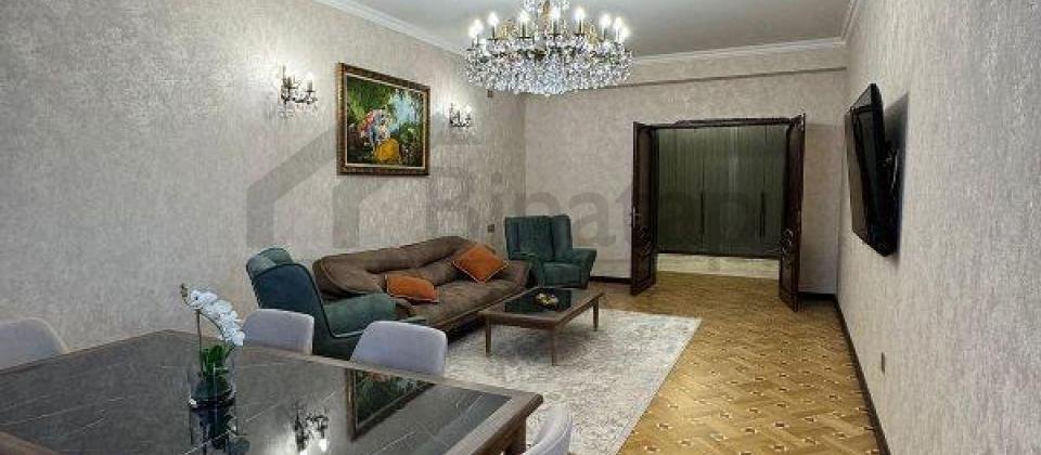 Satilir 4 otaqli menzil/165 kv.m., Nerimanov m/s 3-4 deqiqelik mesafededir - 2