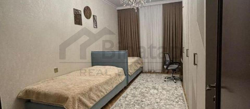 Satilir 4 otaqli menzil/165 kv.m., Nerimanov m/s 3-4 deqiqelik mesafededir - 6
