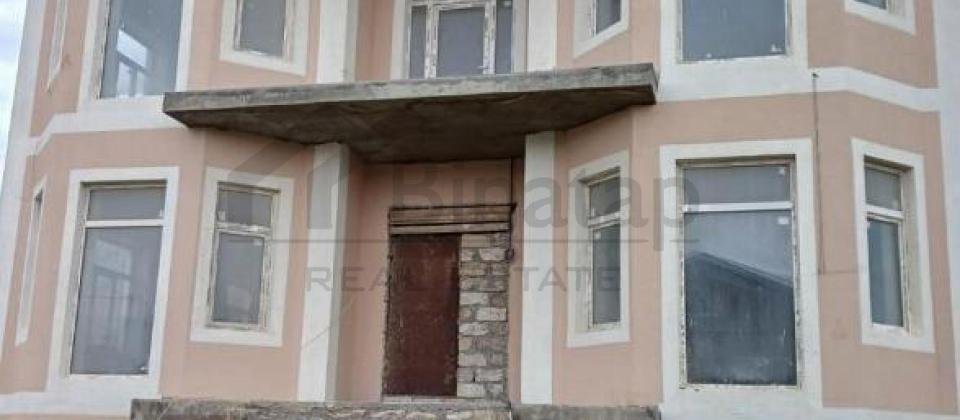 Satilir bag evi/357 kv.m., 6 sot, Merdekan qesebesi