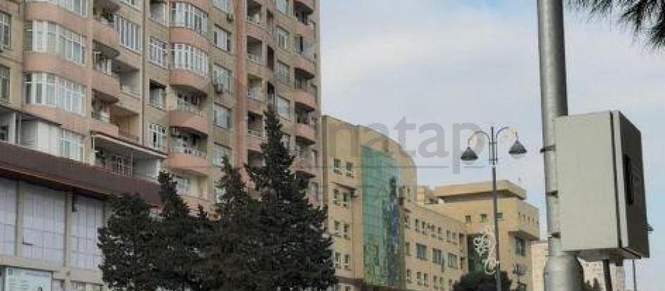 Satilir 3 otaqli menzil/120 kv.m., BDU ve Elmler Akademiyasi m/s yaxindir - 2