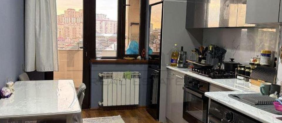 Satilir 3 otaqli menzil/136 kv.m., A.M.Serifzade kucesi, İnsaatcilar m/s yaninda yerlesir - 9