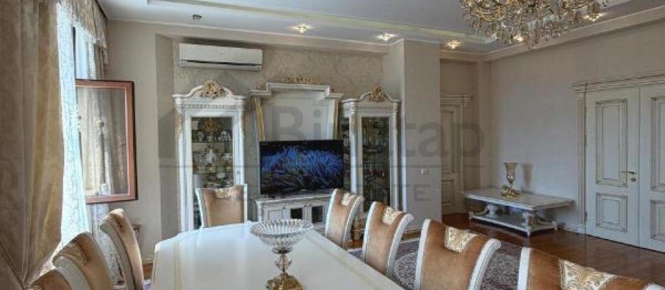 Satilir 6 otaqli menzil/233 kv.m., 28 Mall ve 28 May m/s yaninda yerlesir - 3