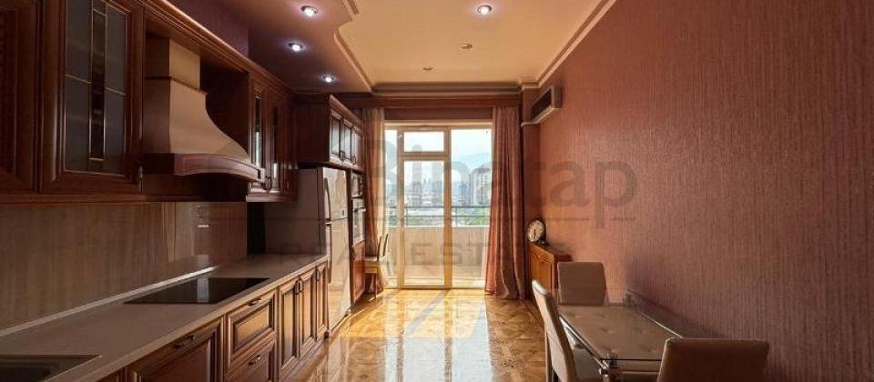 Satilir 4 otaqli menzil/240 kv.m., Semed Vurgun parkinin yani, 28 May m/s yaxindir - 7