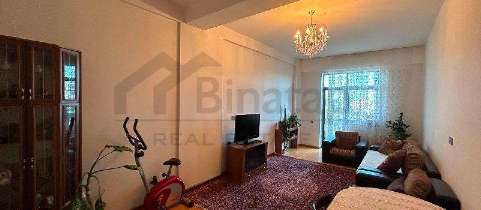 Satilir 3 otaqli menzil/106 kv.m., Huseyn Cavid parki ve Elmler Akademiyasi m/s yaninda yerlesir