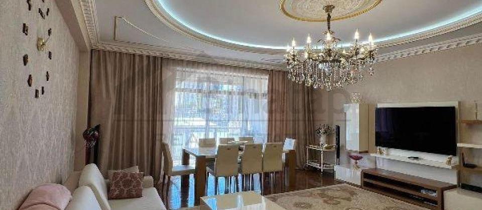 Satilir 3 otaqli menzil/152 kv.m., Sokolad Tower, Elmler Akademiyasi m/s yaxindir