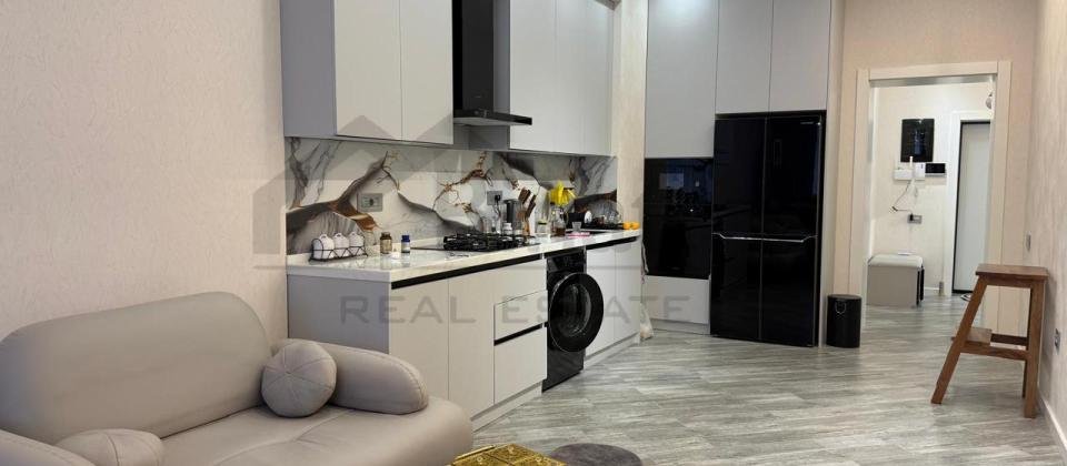 Satılır 2 otaqlı yeni tikili 80 m², 28 may m. - 3