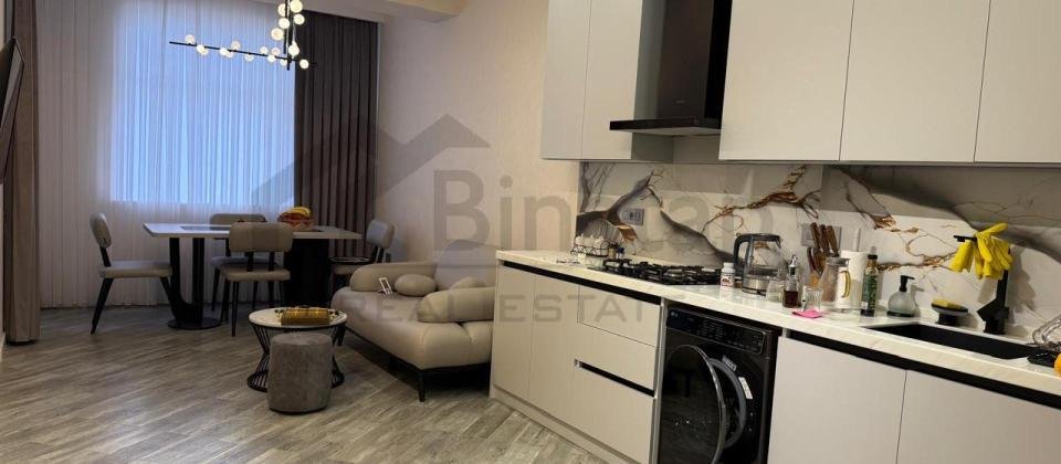 Satılır 2 otaqlı yeni tikili 80 m², 28 may m. - 5