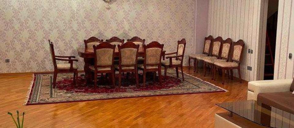 Satilir 6 otaqli menzil/300 kv.m., Yasil Ada usaq bagcasinin yani, 8 Noyabr m/s yaxindir - 2