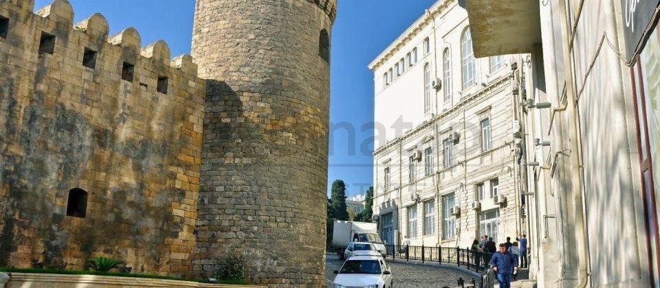 Kirayə verilir 2 otaqlı köhnə tikili 50 m², İçəri Şəhər m.