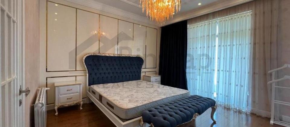 Satilir 4 otaqli menzil/209 kv.m., Grand Hayat Residence, Tbilisi prospekti - 7