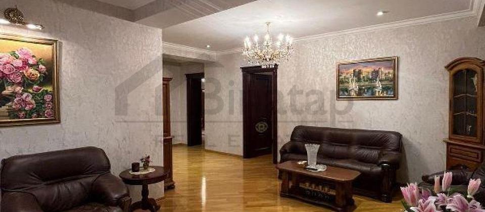 Satilir 5 otaqli menzil/215 kv.m., Semed Vurgun kucesi, Zabitler parkinin yaninda yerlesir - 6