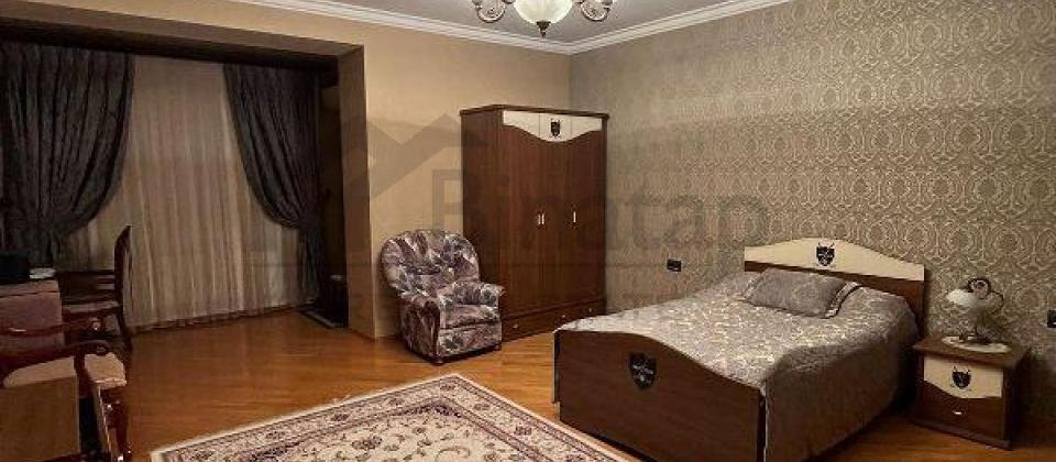 Satilir 5 otaqli menzil/215 kv.m., Semed Vurgun kucesi, Zabitler parkinin yaninda yerlesir - 8