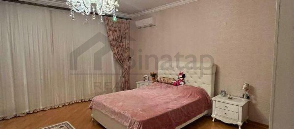 Satilir 5 otaqli menzil/215 kv.m., Semed Vurgun kucesi, Zabitler parkinin yaninda yerlesir - 9
