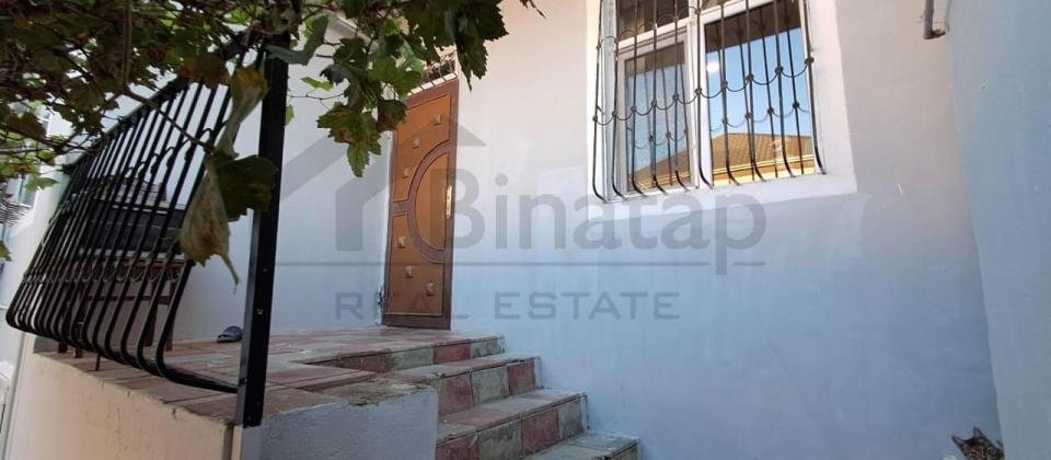 Xırdalanda  5  nomreli  məktebin  yaxinliqinda - 5