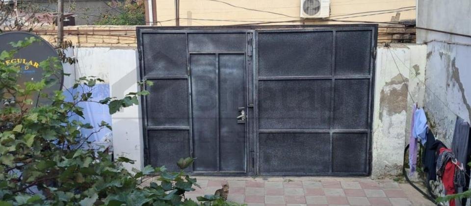 Xırdalanda  5  nomreli  məktebin  yaxinliqinda - 15