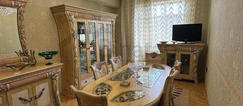 / Satılır 4 otaqlı yeni tikili 130 m², İnşaatçılar m. - 2