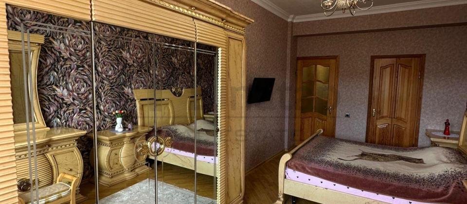 / Satılır 4 otaqlı yeni tikili 130 m², İnşaatçılar m. - 4