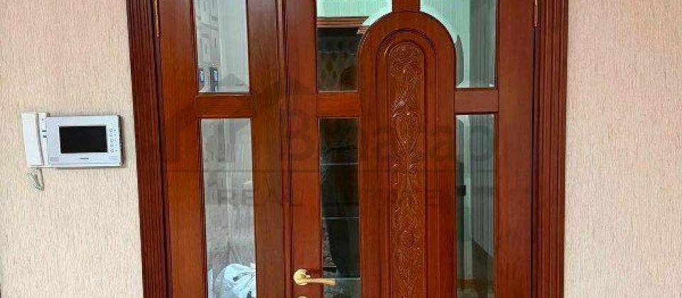 Satilir 5 otaqli menzil/168 kv.m., Mireli Qasqay kucesi, 28 May m/s yaxindir - 9