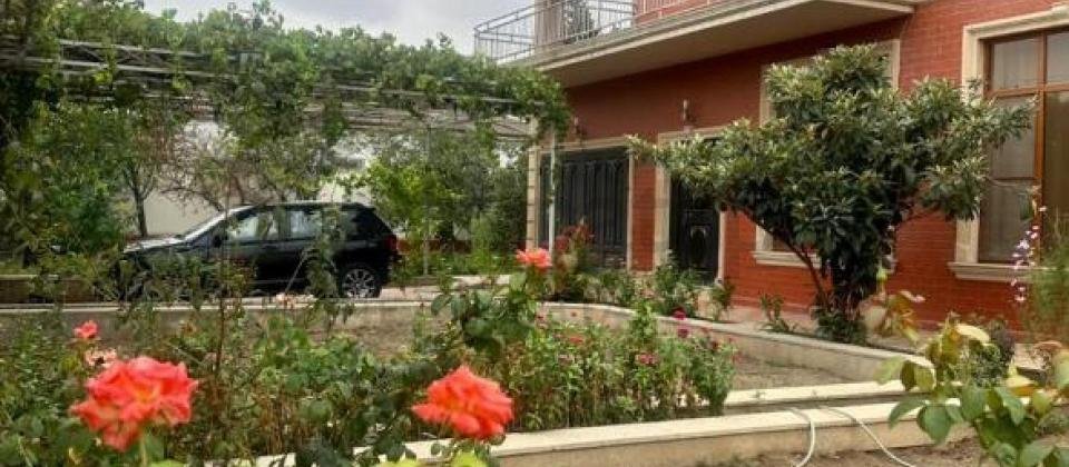 Satilir 7 otaqli villa/335 kv.m., Heyder Eliyev prospekti, Koroglu m/s ve Bravo markete yaxindir - 2