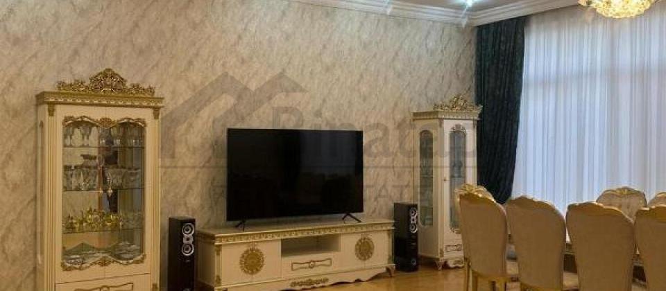 Satilir 7 otaqli villa/335 kv.m., Heyder Eliyev prospekti, Koroglu m/s ve Bravo markete yaxindir - 3