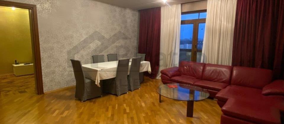 Satılır 3 otaqlı köhnə tikili 110 m², Elmlər Akademiyası m.
