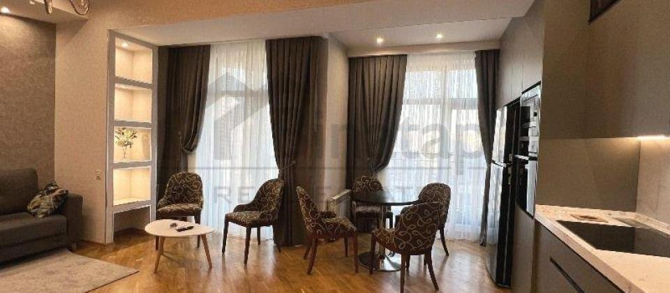 Satilir 3 otaqli menzil/103 kv.m., Port Baku'nun yani, 28 May ve Sahil m/s yaxindir