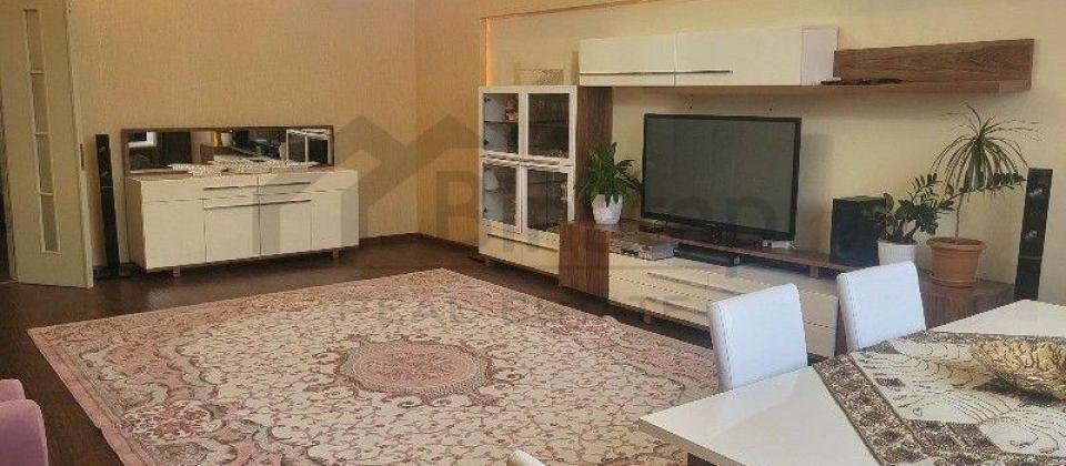 Satilir 4 otaqli menzil/178 kv.m., Teze bazar ve Sirkin yaninda yerlesir
